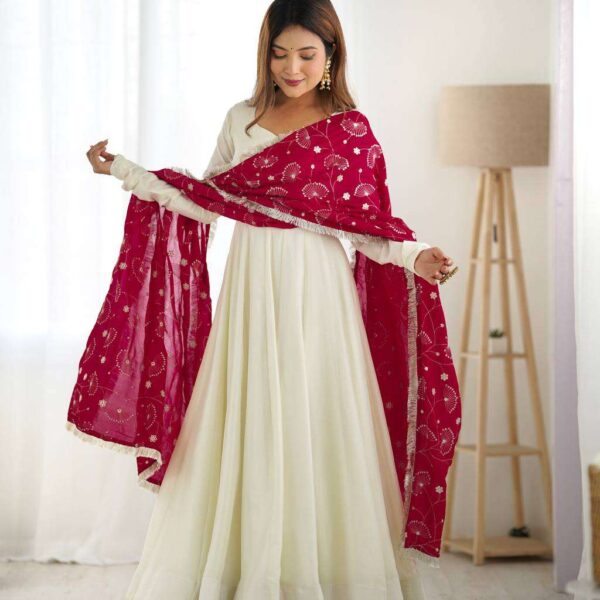 Womens Pure Romansilk Chanderi Plain Anarkali Kurti With Dupatta & Pant Set