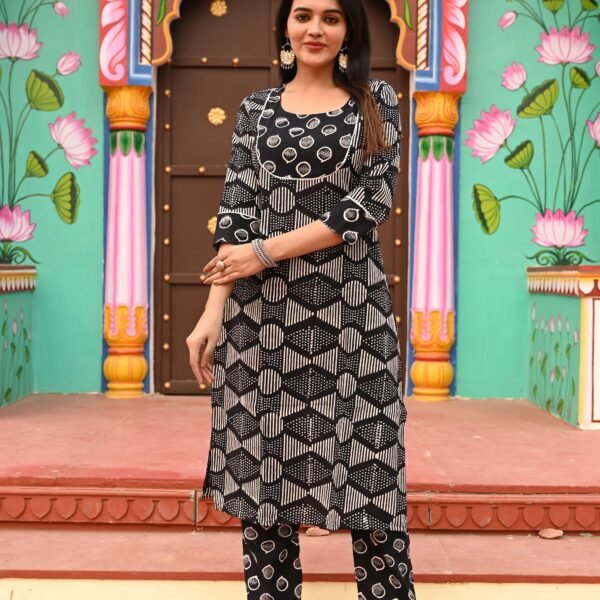 Women?s Black Cotton Kurta Set with Pants