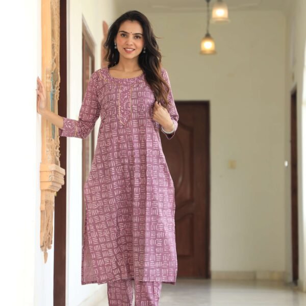 Women?s Mauve Cotton Printed Kurta Set with Pants ? Stylish Everyday Ethnic Wear