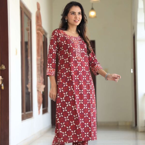 Women?s Red Cotton Printed Kurta Set with Pants