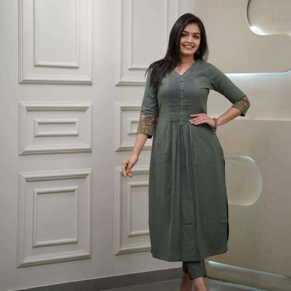 Women's Cotton a-line flared Straight Kurti With Pant