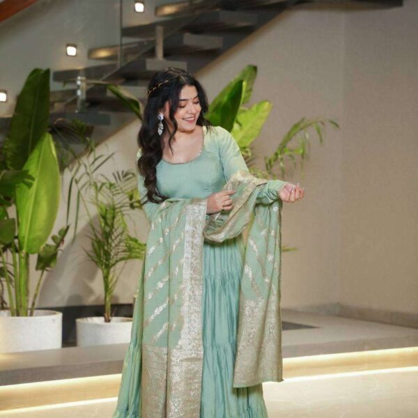 Women's Solid Anarkali Kurti Pant With Banarasi Dupatta Set