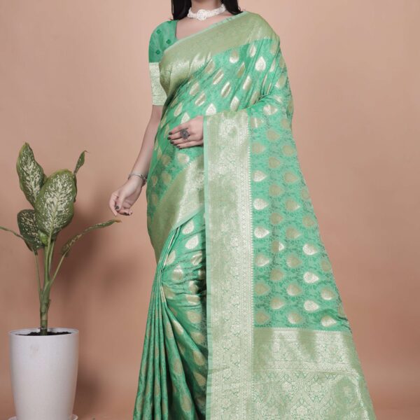 Emerald Green Banarasi Silk Saree with Golden Zari Butti | Ornate Pallu & Border | Wedding, Festive & Traditional Wear