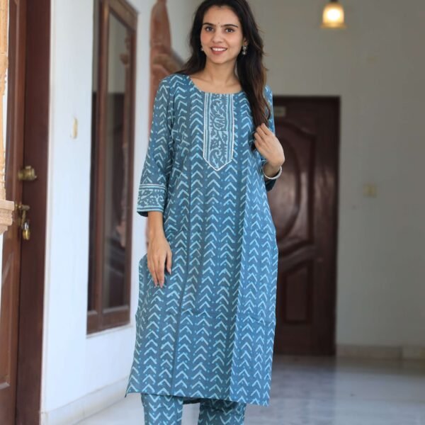 Women?s Teal Cotton Kurta Set with Pants