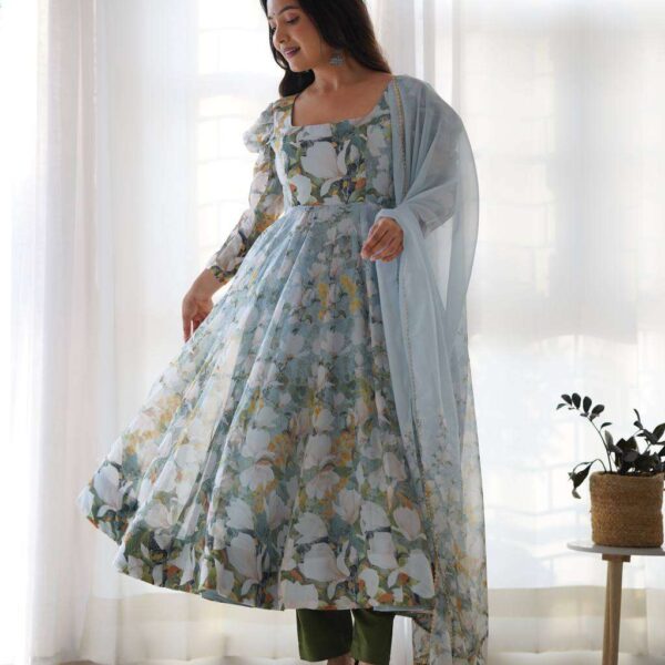 Womens Pure Romansilk Chanderi Floral Printed Anarkali Kurti With Dupatta & Pant Set