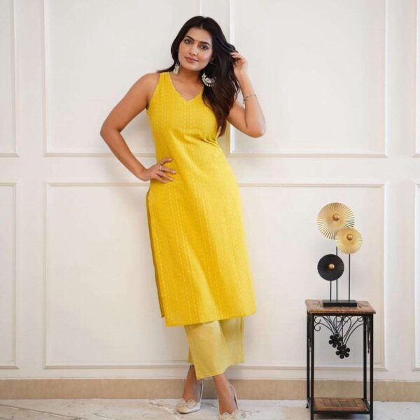 Women's Cotton Printed Sleeveless Straight Kurti With Pant Set