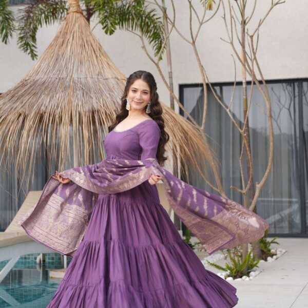 Women's Solid Anarkali Kurti Pant With Banarasi Dupatta Set