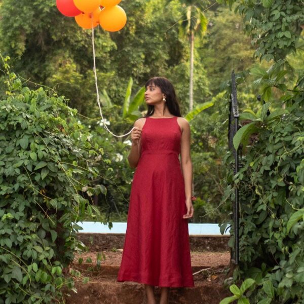 Women's Cotton Solid Pain Sleeveless Cutaway Midi Dress Midi Dress Stylish Western One Piece Casual Dress  ( Maroon )