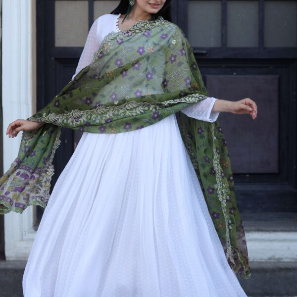 Elegant Green Georgette Gown with Organza Dupatta ? Designer Kalamkari & Leheriya Print Ensemble