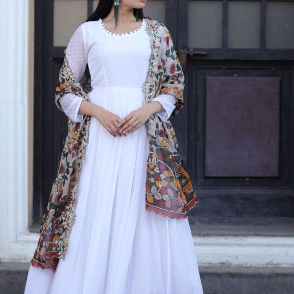 Elegant Off-White Georgette Gown with Organza Dupatta ? Designer Kalamkari & Leheriya Print Ensemble