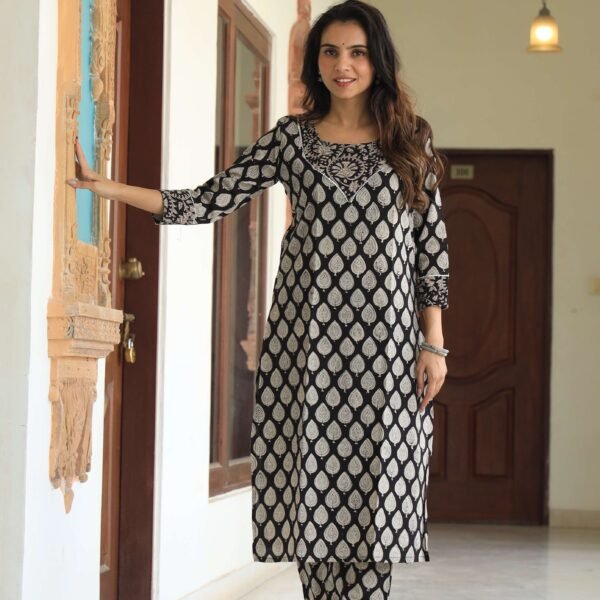 Women?s Black Cotton Kurta Set with Pants